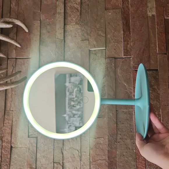 ♥️CUPID'S FAV♥️🏂SKI MARKET❄️LED Vanity Mirror with Stand - Picture 2 of 2